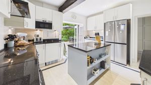 Photo 21- click for photo gallery